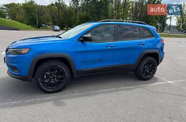 Внедорожник / Кроссовер Jeep Cherokee 2022 в 