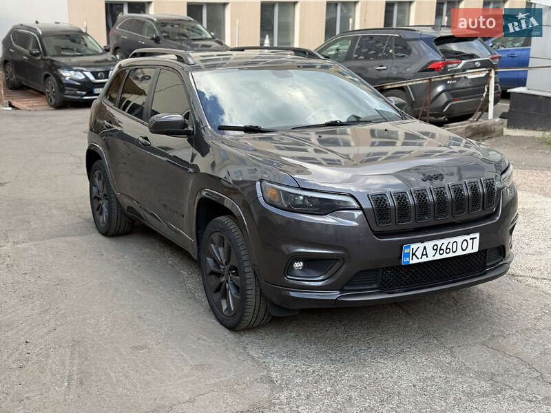 Внедорожник / Кроссовер Jeep Cherokee 2019 в 