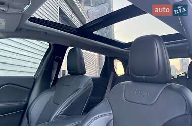 Внедорожник / Кроссовер Jeep Cherokee 2022 в 