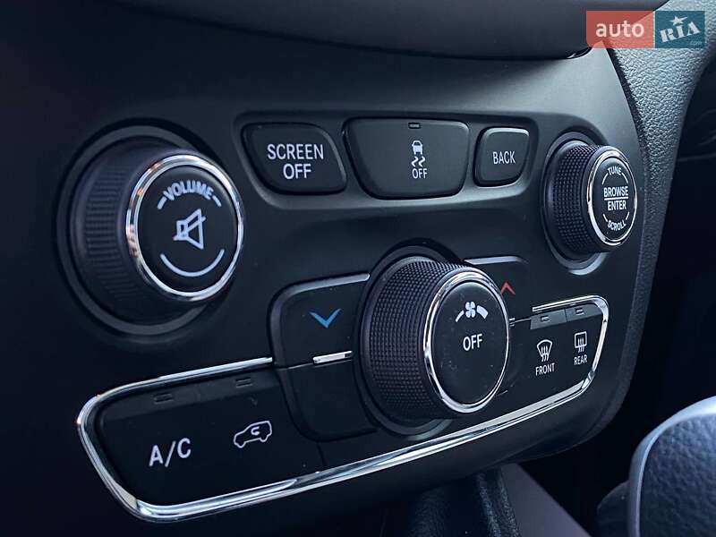 Позашляховик / Кросовер Jeep Cherokee 2017 в Львові