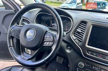 Позашляховик / Кросовер Jeep Cherokee 2021 в 