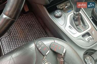 Внедорожник / Кроссовер Jeep Cherokee 2015 в 