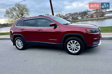 Позашляховик / Кросовер Jeep Cherokee 2018 в 