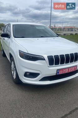Позашляховик / Кросовер Jeep Cherokee 2019 в 
