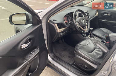 Внедорожник / Кроссовер Jeep Cherokee 2014 в 