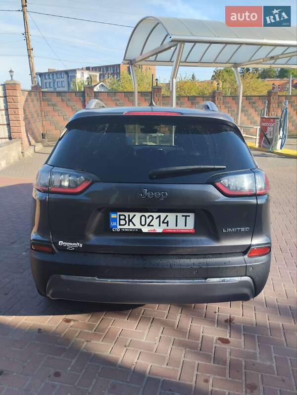 Позашляховик / Кросовер Jeep Cherokee 2020 в Рівному