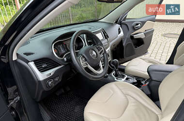 Позашляховик / Кросовер Jeep Cherokee 2017 в 