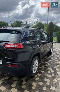 Внедорожник / Кроссовер Jeep Cherokee 2015 в 