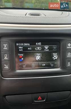 Внедорожник / Кроссовер Jeep Cherokee 2015 в 