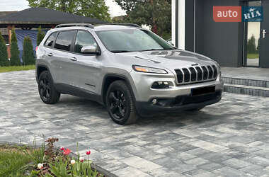 Внедорожник / Кроссовер Jeep Cherokee 2016 в Киеве