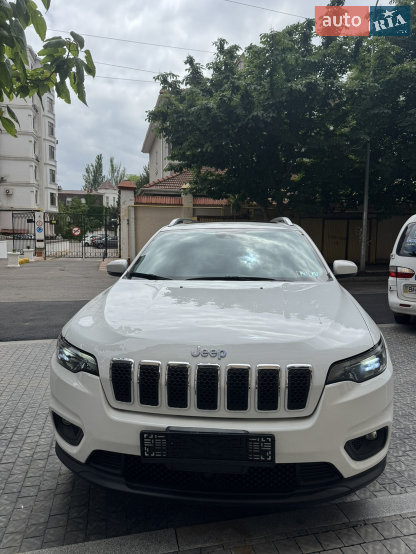 2020 Jeep Cherokee - мініатюра 3