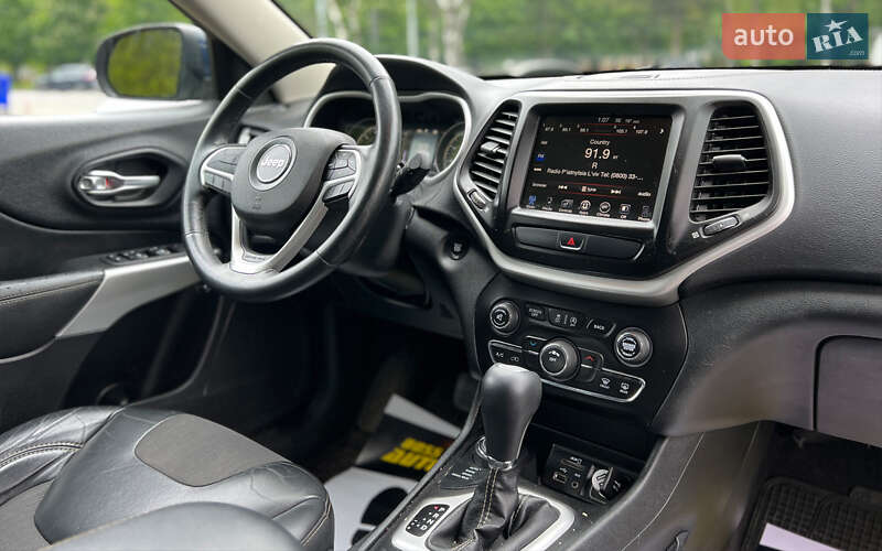 Внедорожник / Кроссовер Jeep Cherokee 2018 в Львове