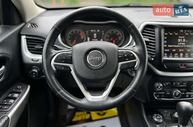 Внедорожник / Кроссовер Jeep Cherokee 2018 в 