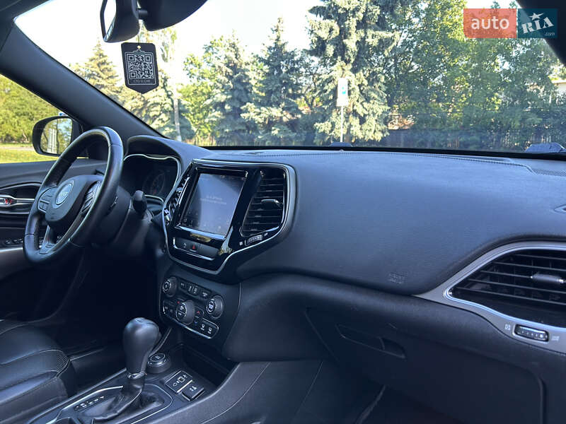 Внедорожник / Кроссовер Jeep Cherokee 2018 в Николаеве