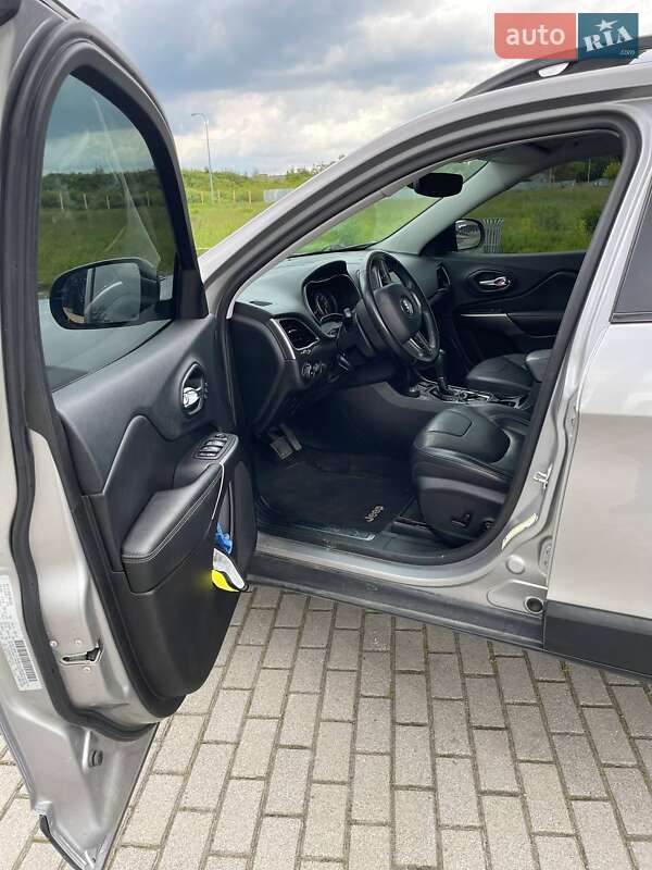 Позашляховик / Кросовер Jeep Cherokee 2018 в Львові