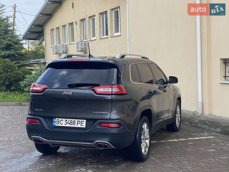 Внедорожник / Кроссовер Jeep Cherokee 2016 в Трускавце