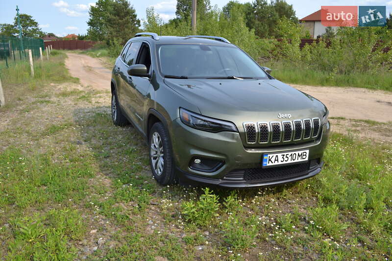 Позашляховик / Кросовер Jeep Cherokee 2018 в 