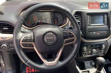 Внедорожник / Кроссовер Jeep Cherokee 2016 в 