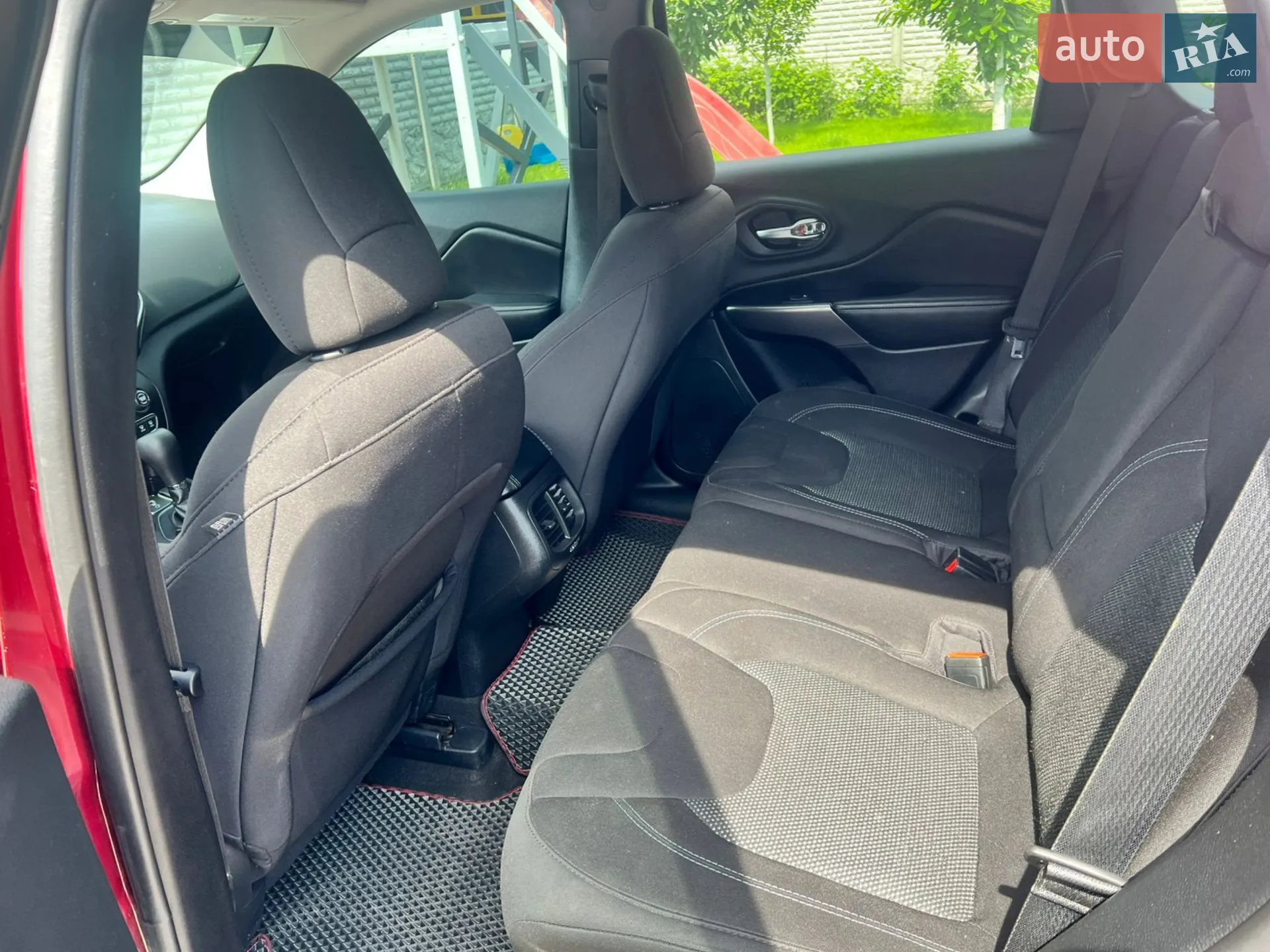 Jeep Cherokee 2020 VIN 1C4PJLCB5LD641801 фото оголошення 14 з 17