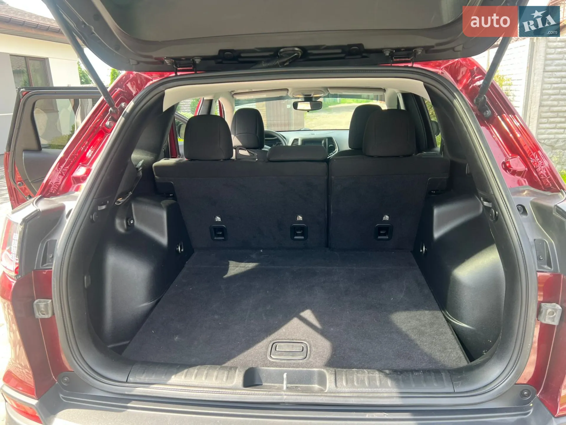 Jeep Cherokee 2020 VIN 1C4PJLCB5LD641801 фото оголошення 15 з 17