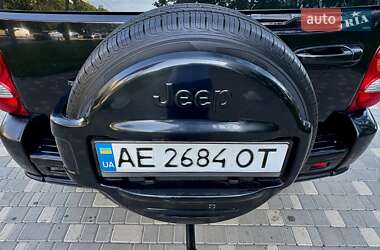 Внедорожник / Кроссовер Jeep Cherokee 2002 в 