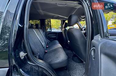 Внедорожник / Кроссовер Jeep Cherokee 2002 в 