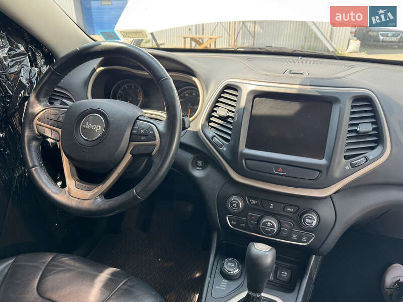 Позашляховик / Кросовер Jeep Cherokee 2016 в Рівному