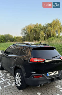 Внедорожник / Кроссовер Jeep Cherokee 2015 в 