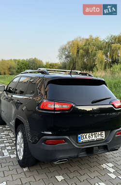 Внедорожник / Кроссовер Jeep Cherokee 2015 в 