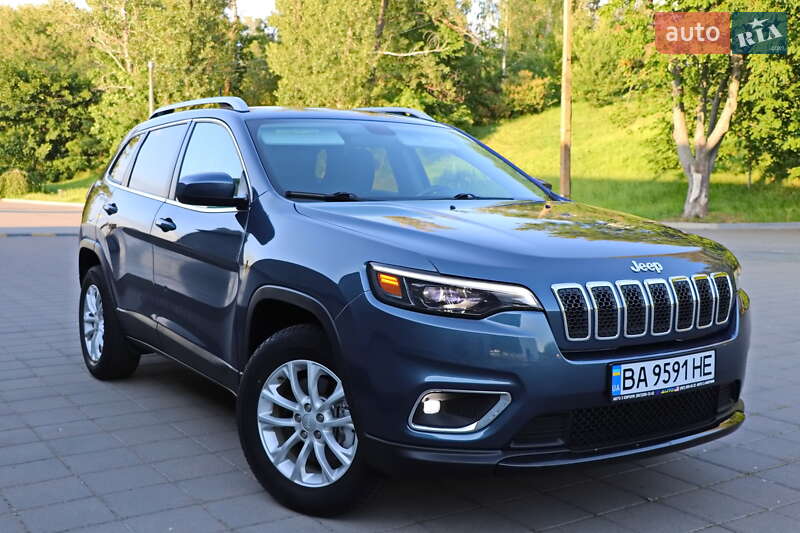 Внедорожник / Кроссовер Jeep Cherokee 2019 в 