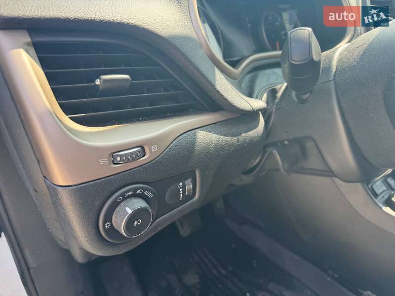 Позашляховик / Кросовер Jeep Cherokee 2017 в Львові