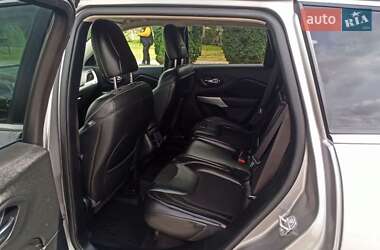 Внедорожник / Кроссовер Jeep Cherokee 2018 в 