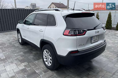 Позашляховик / Кросовер Jeep Cherokee 2019 в 