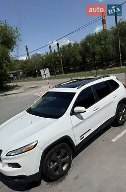 Позашляховик / Кросовер Jeep Cherokee 2016 в 