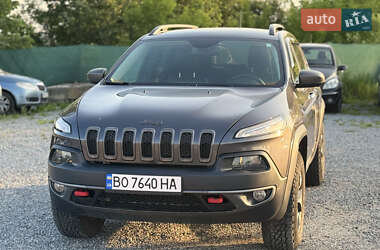 Внедорожник / Кроссовер Jeep Cherokee 2015 в 