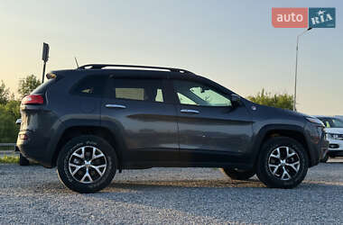 Внедорожник / Кроссовер Jeep Cherokee 2015 в 