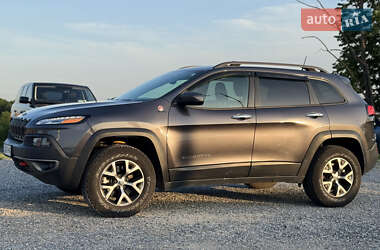 Внедорожник / Кроссовер Jeep Cherokee 2015 в 