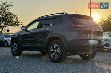 Внедорожник / Кроссовер Jeep Cherokee 2015 в 