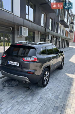 Позашляховик / Кросовер Jeep Cherokee 2018 в 