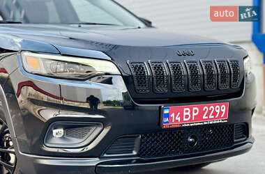 Внедорожник / Кроссовер Jeep Cherokee 2022 в 