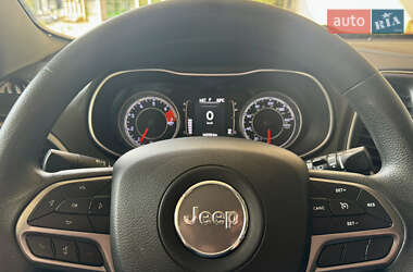 Внедорожник / Кроссовер Jeep Cherokee 2020 в 