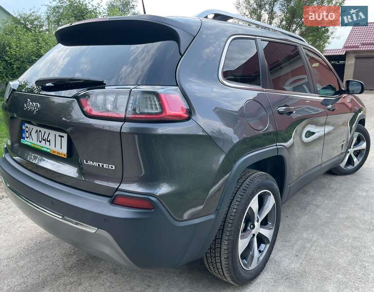 Позашляховик / Кросовер Jeep Cherokee 2019 в Рівному