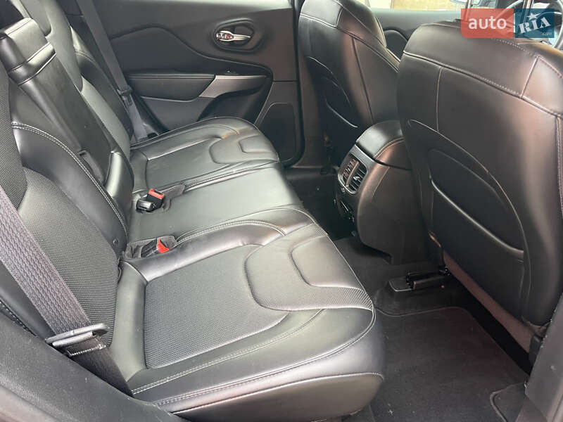 Позашляховик / Кросовер Jeep Cherokee 2019 в Рівному