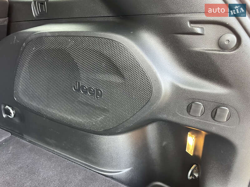 Позашляховик / Кросовер Jeep Cherokee 2019 в Рівному