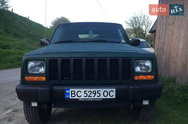 Внедорожник / Кроссовер Jeep Cherokee 2000 в Сколе