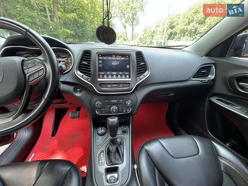 Внедорожник / Кроссовер Jeep Cherokee 2020 в Виннице