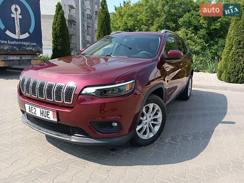 Позашляховик / Кросовер Jeep Cherokee 2019 в 