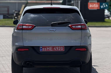 Внедорожник / Кроссовер Jeep Cherokee 2015 в 