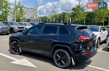 Внедорожник / Кроссовер Jeep Cherokee 2015 в 