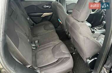 Позашляховик / Кросовер Jeep Cherokee 2017 в 